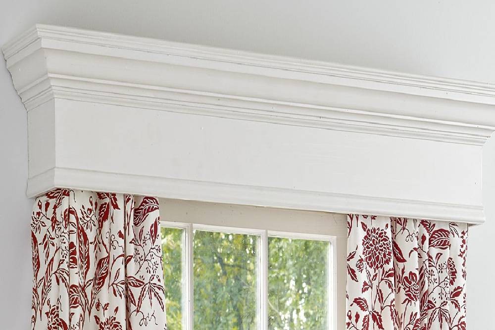 Cornices, cornice boards, window cornices, wood valance, benefits of cornices near Scottsdale, Arizona (AZ)